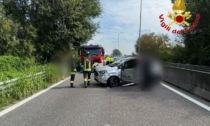 Incidente in tangenziale a Lodi: un'auto si scontra con un trattore, tre persone coinvolte