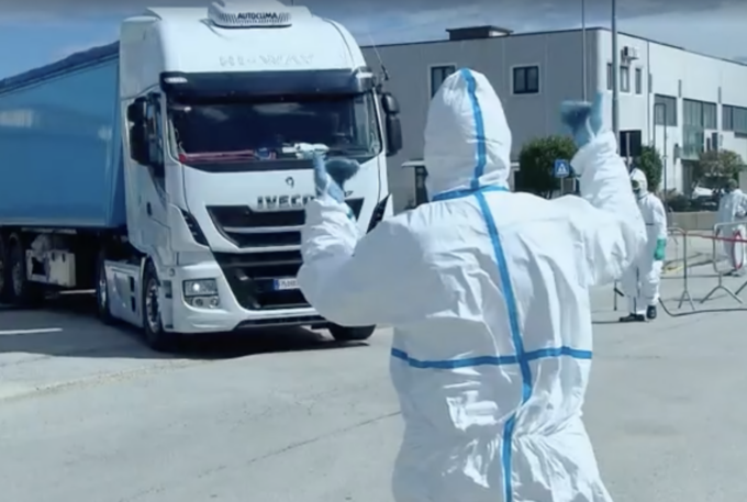 Peste suina: 20mila maiali da abbattere a Lodi, tir carichi di carcasse disperdono liquido infetto