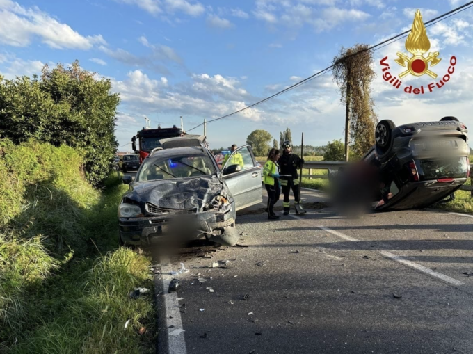 Scontro tra tre auto a San Colombano al Lambro, ferito anche un 12enne