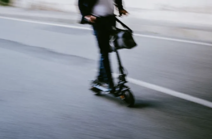 Incidente a Villanova del Sillaro, 37enne in monopattino portato via con l’ambulanza