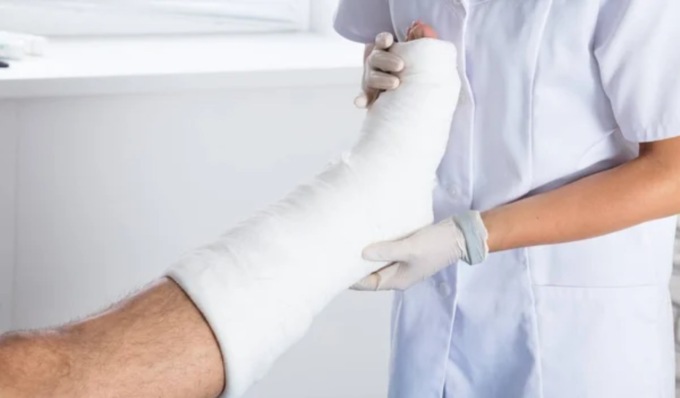 Riparte l’attività della Sala Gessi all’Ospedale di Codogno, servizio essenziale per le emergenze ortopediche