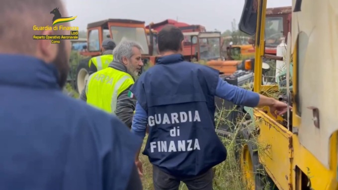 Discarica abusiva scoperta nel Lodigiano, vecchi rottami abbandonati su 31mila mq di terreno