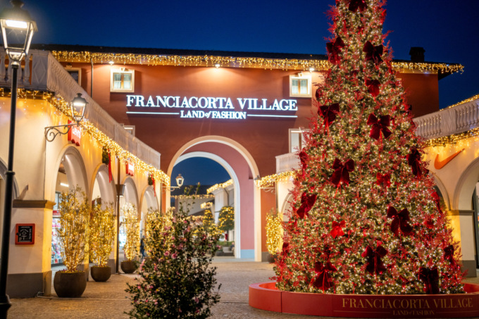 Al Franciacorta Village luci di Natale, orari prolungati nei weekend e tante novità