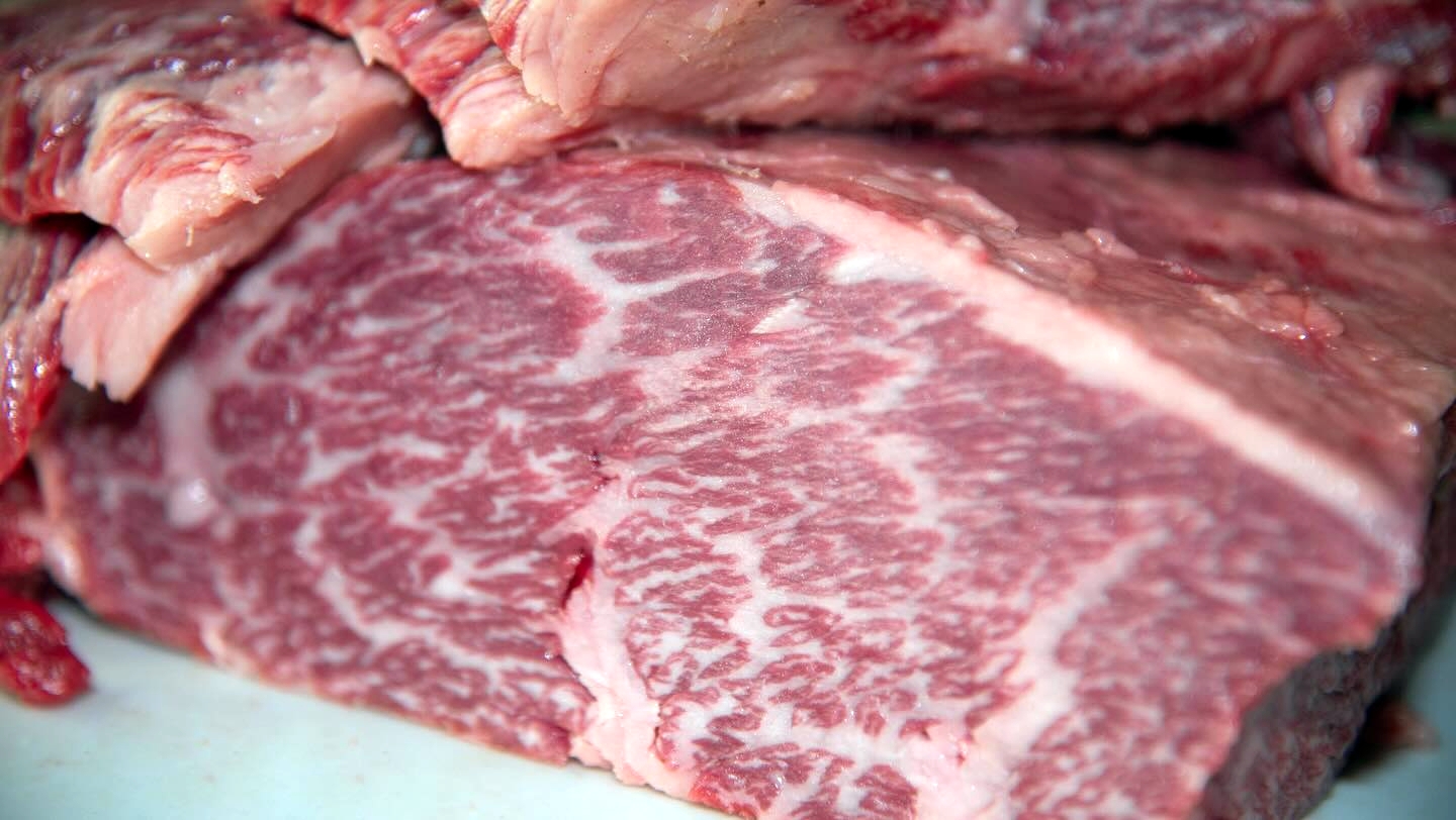 Un taglio di carne Wagyu (foto dalla pagina Facebook dell'azienda agricola)