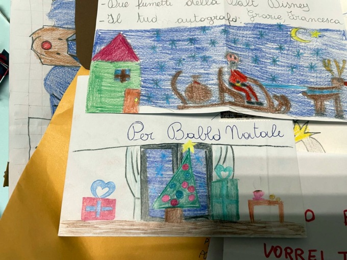 Alcune delle letterine inviate dai bambini a Babbo Natale