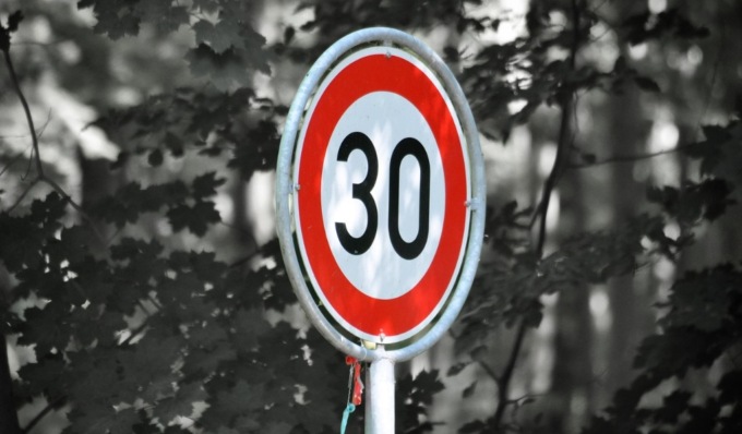 Lodi punta sulla sicurezza, arriva il limite di 30 km/h in città: le zone coinvolte