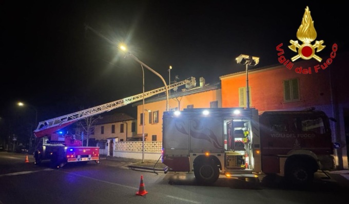 A fuoco due canne fumarie, doppio intervento nella serata di sabato per i Vvf