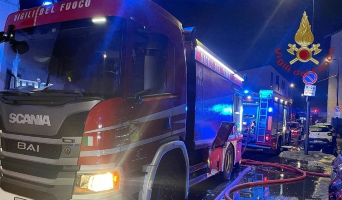 Incendio in taverna, due anziani in ospedale intossicati dal fumo