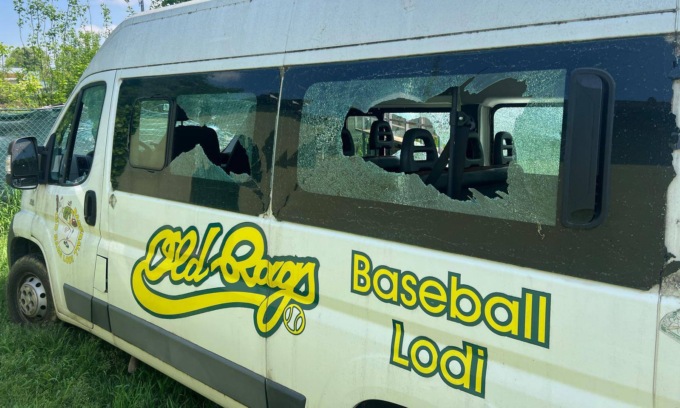 Danneggiati sede e pulmino degli Old Rags, la squadra di baseball di Lodi lancia una raccolta fondi online