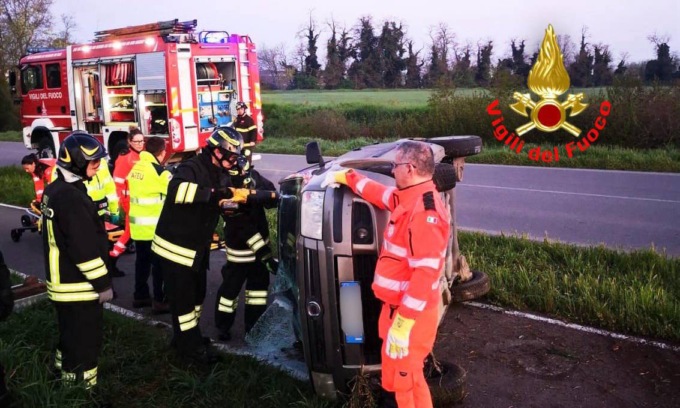 Incidente all’alba sulla provinciale 126 a Somaglia: 24enne estratta dalle lamiere