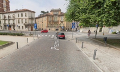 Investito mentre attraversava la strada, 59enne soccorso e portato in ospedale
