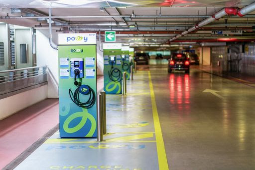 Uno dei numerosi punti di ricarica per veicoli elettrici di proprietà di Powy