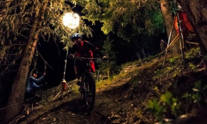 Spettacolo sotto le stelle: La Thuile ospita la tappa notturna della Coppa del Mondo di Enduro