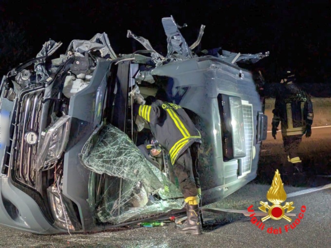 Il camper dopo l'incidente in A4