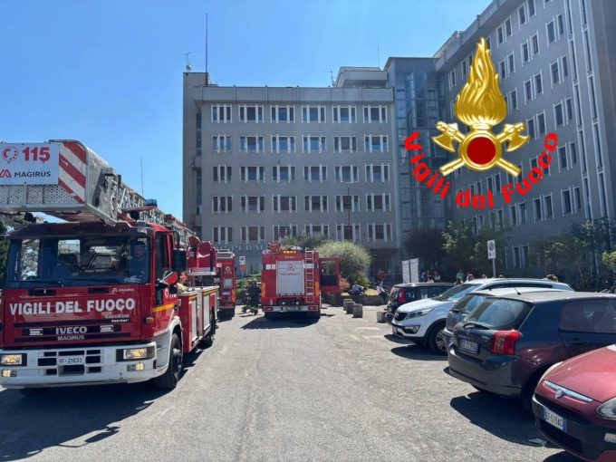 Principio d’incendio all’ospedale Delmati di Sant’Angelo: disagi ai reparti alti