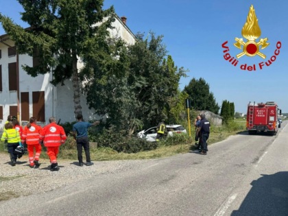 Grave incidente stradale a Brembio: feriti una donna e un bambino