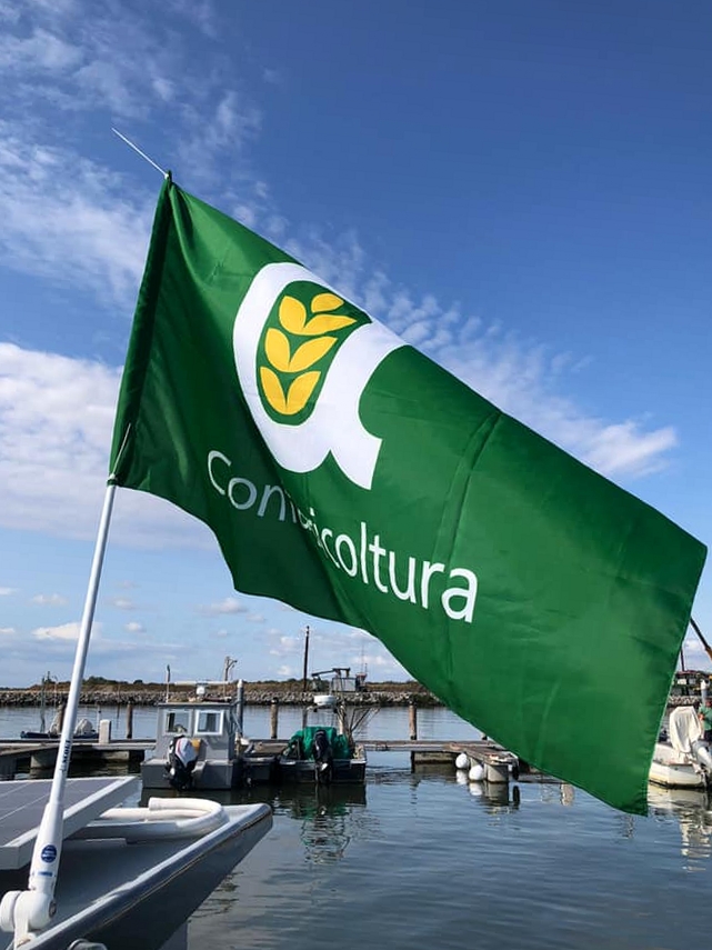 Una bandiera di Confagricoltura (foto di repetorio)