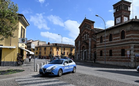 Anziane pedinate fino a casa e rapinate dopo la spesa, presa la banda del supermercato
