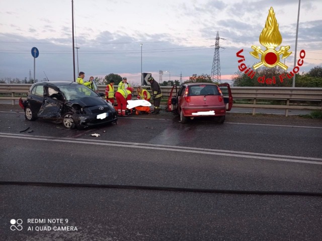 Scontro sulla statale: feriti due automobilisti, interviene l’elisoccorso