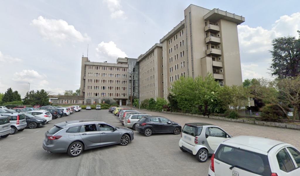 Ascensore guasto da un mese all’ospedale di Sant’Angelo: disagi per anziani e persone con difficoltà motorie