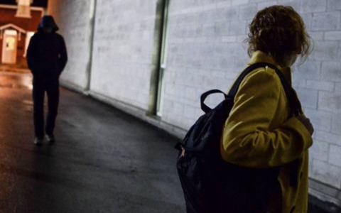 Violenza nella notte tra Milano e Lodi: 18enne abusata mentre va a prendere il treno