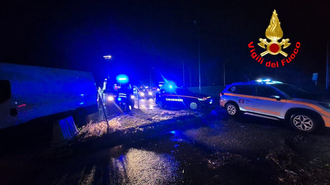 Tamponamento tra furgone e mezzo pesante sulla SP234: incidente all’alba a Ospedaletto Lodigiano