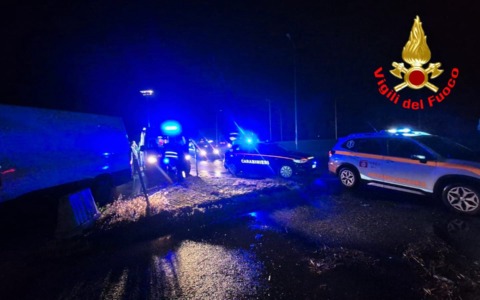Tamponamento tra furgone e mezzo pesante sulla SP234: incidente all’alba a Ospedaletto Lodigiano