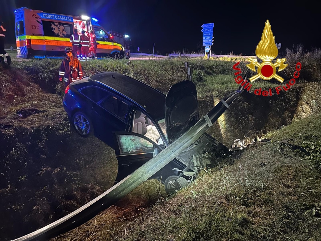 Auto fuori strada a Codogno: 3 giovani feriti, uno in ospedale in elisoccorso