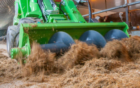 Incidente sul lavoro in cascina a Propio: gamba incastrata in un macchinario, arriva l’elisoccorso