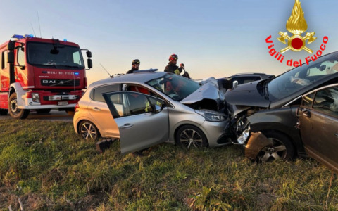 Frontale tra due auto a Sant’Angelo Lodigiano, ferito anche un 88enne