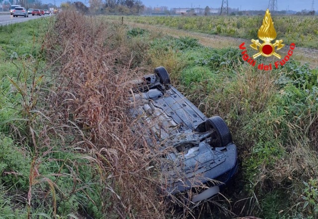 Incidente stradale a Tavazzano, 27enne finisce fuori strada in via Emilia