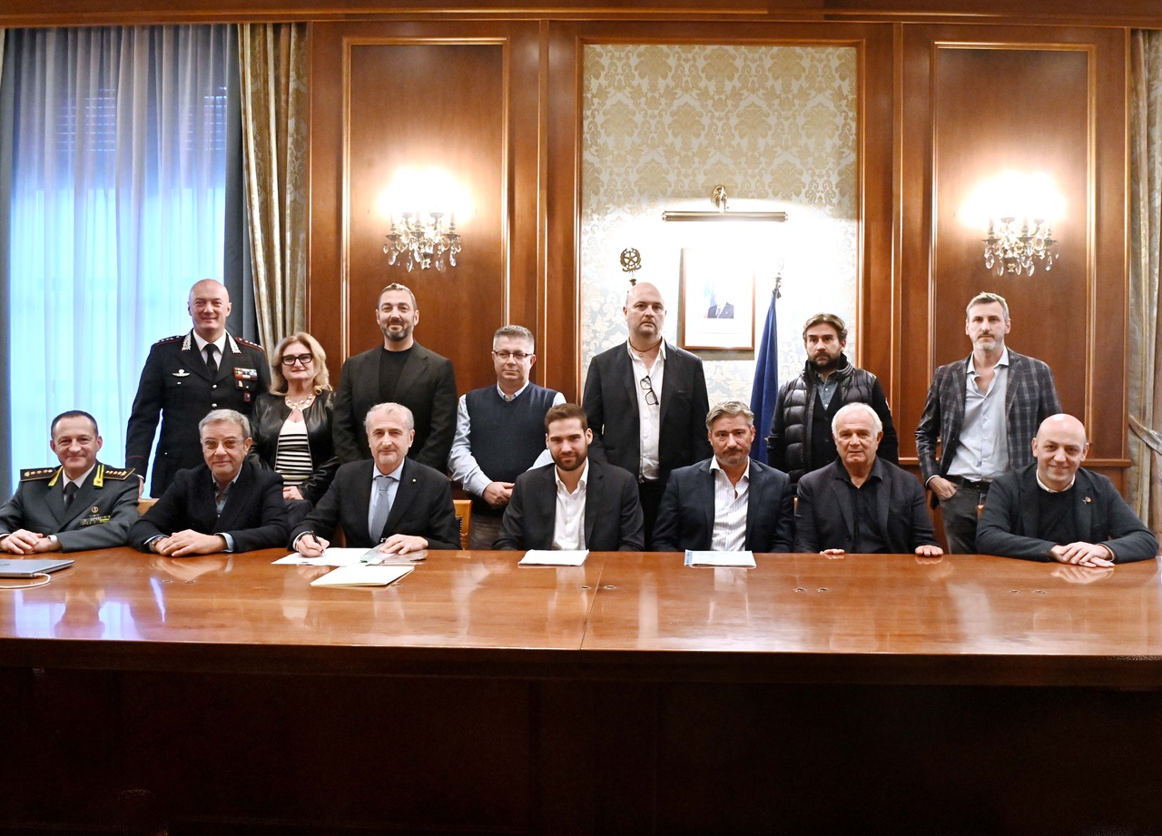 Più sicurezza nei negozi: firmato protocollo tra Prefettura, Comuni e associazioni di categoria