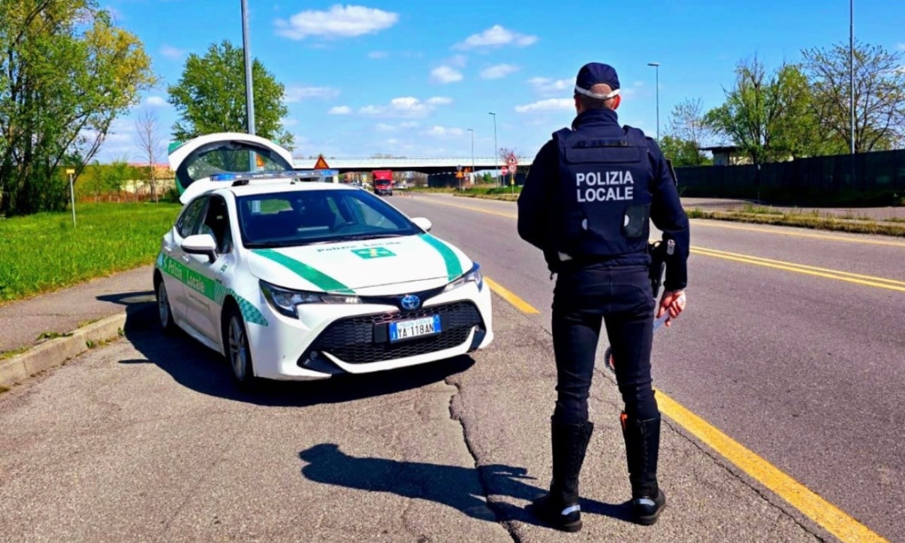 Fermato in moto senza patente né assicurazione: maxi multa da oltre 6mila euro