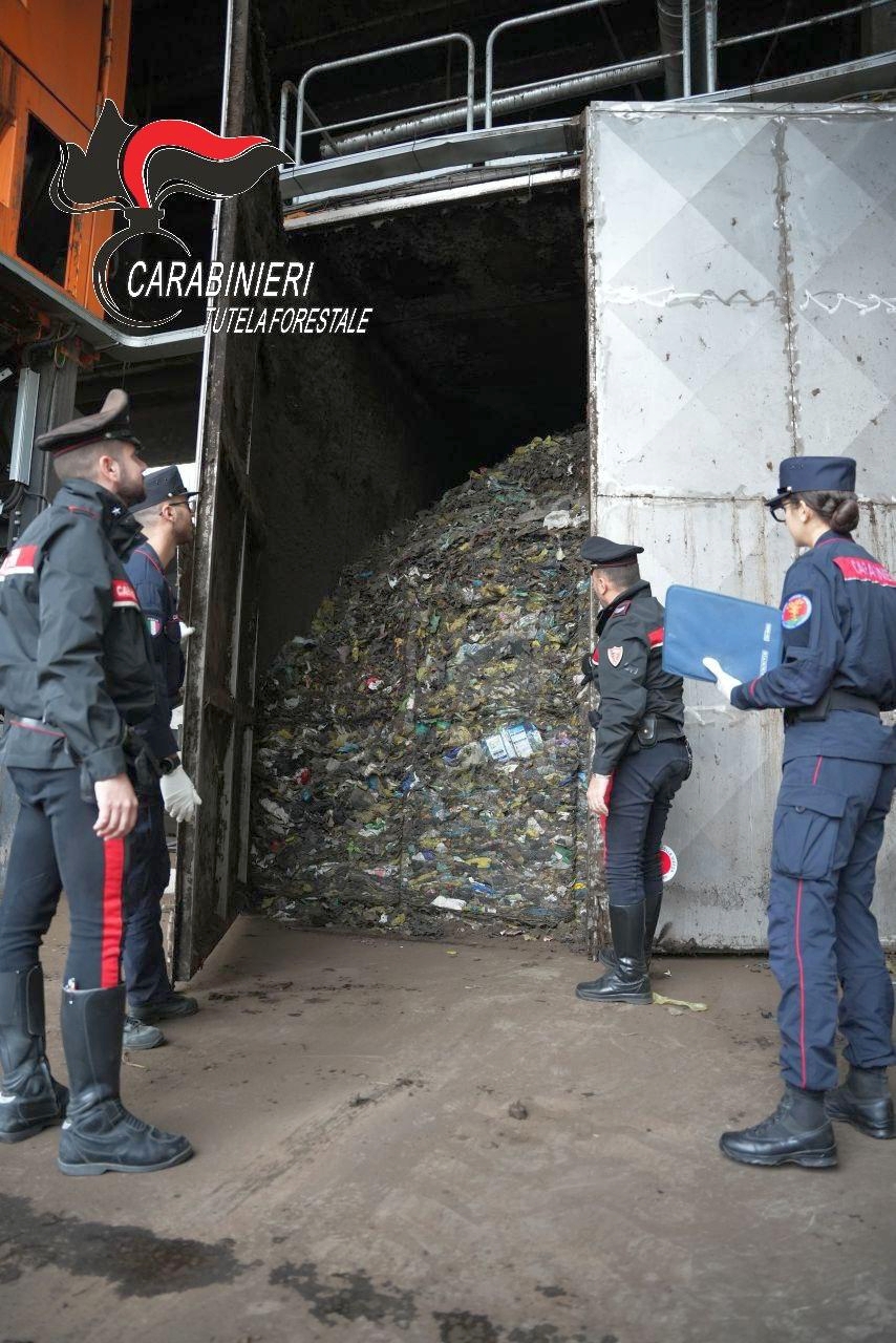 I controlli dei Cc durante le operazioni di sequestro dellì'impianto