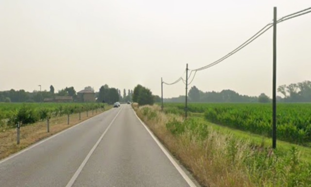 Perde il controllo del furgone e finisce nel fossato: 61enne lodigiano elitrasportato in ospedale