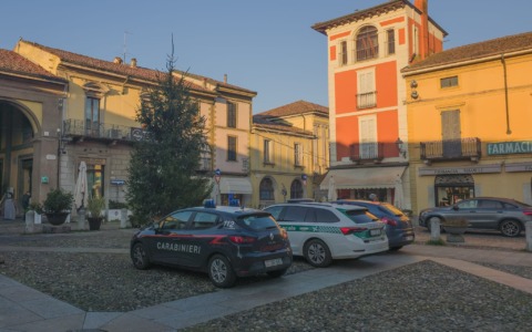 Diplomi falsi per aprire saloni di acconciatura: attività sospese e sanzioni per 6mila euro