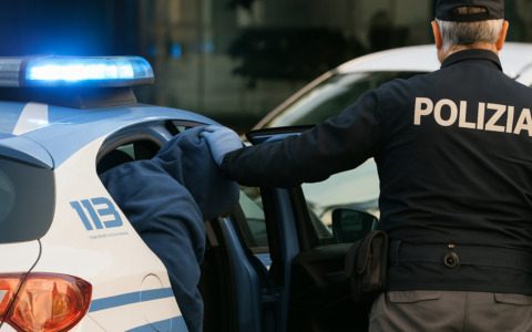 Uccide un uomo a mazzate e poi scappa in Italia: ritrovato latitante 40enne, era domiciliato a Lodi