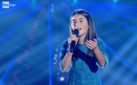 Emma Metrangolo da Sant’Angelo a “The Voice Kids”, ha duettato anche con Malika Ayane