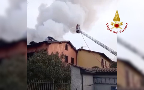 Maxi incendio a Codogno: tetti gravemente danneggiati, undici famiglie sfollate