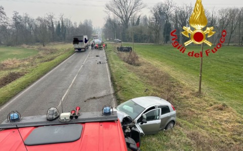 Scontro tra due auto sulla Provinciale 26: tre feriti a Castiglione d’Adda