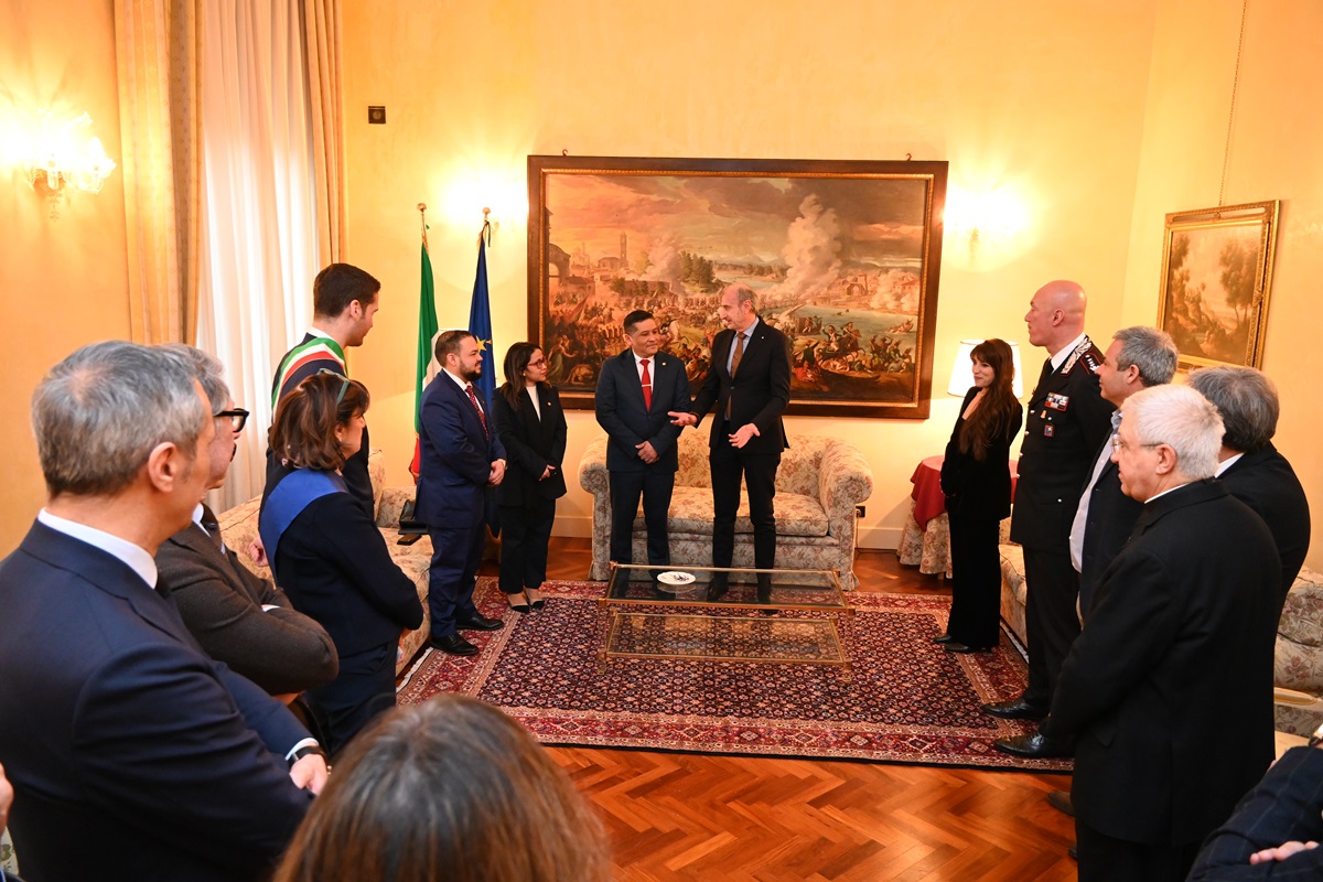 Il Prefetto di Lodi, Davide Garra, riceve il Console Generale della Repubblica di El Salvador