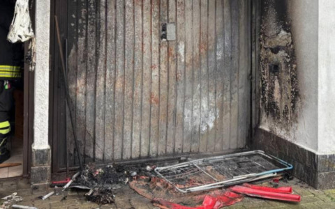 A fuoco il box di una villetta a Lodi Vecchio: rogo domato dai Vigili del Fuoco