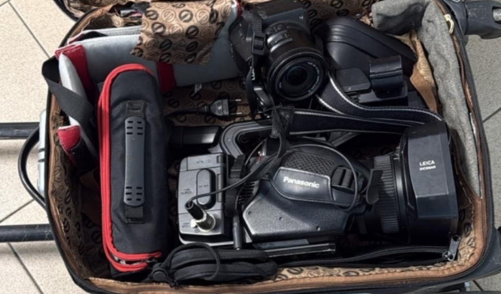 La Polizia Ferroviaria di Lodi recupera e restituisce una valigia rubata a fotografo professionista