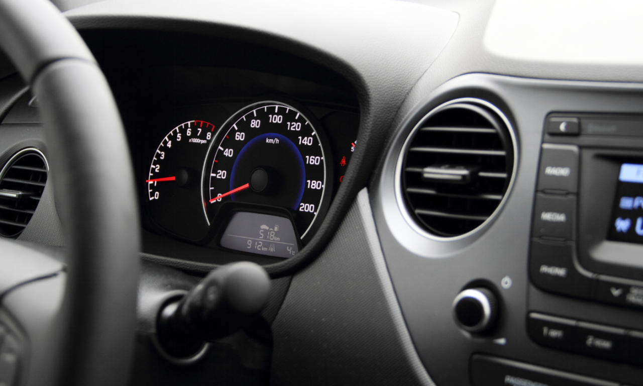 Truffa dei chilometri truccati: coppia lodigiana smascherata dai Carabinieri