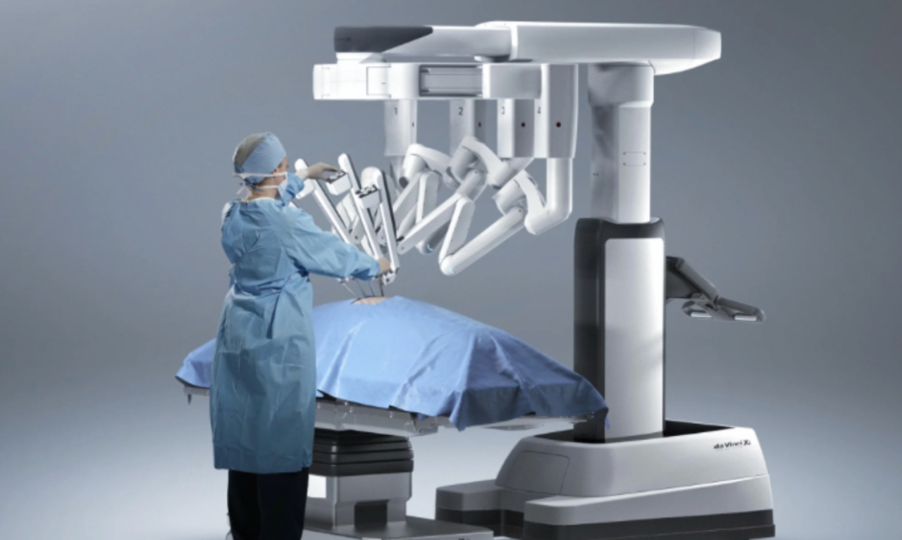 Un robot chirurgo all’ospedale di Lodi, debutta il sistema Da Vinci Xi