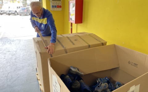 Poste Italiane trasforma le calzature dei postini in pavimentazioni per asili