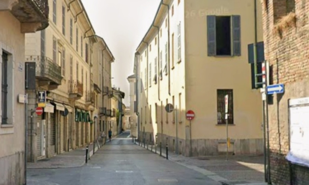 Incidente a Lodi: due giovani travolti in monopattino da un’auto, uno elitrasportato