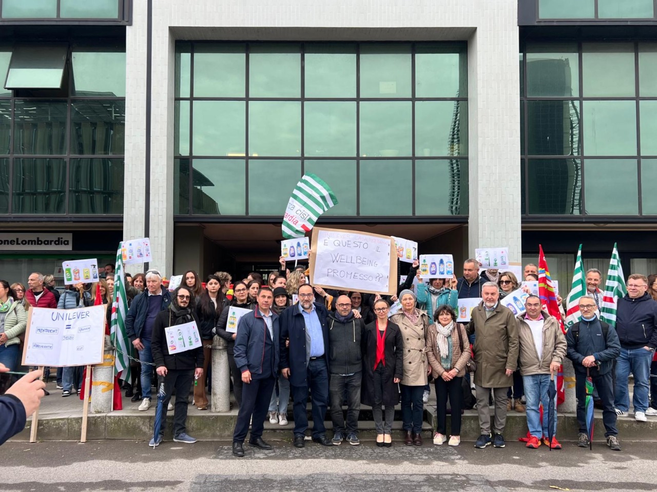 Unilever, i 49 lavoratori attendono risposte: assemblee e presidi in vista del confronto decisivo
