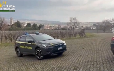 Caporalato e visti truccati: il “sistema indiano” coinvolge anche le campagne lodigiane