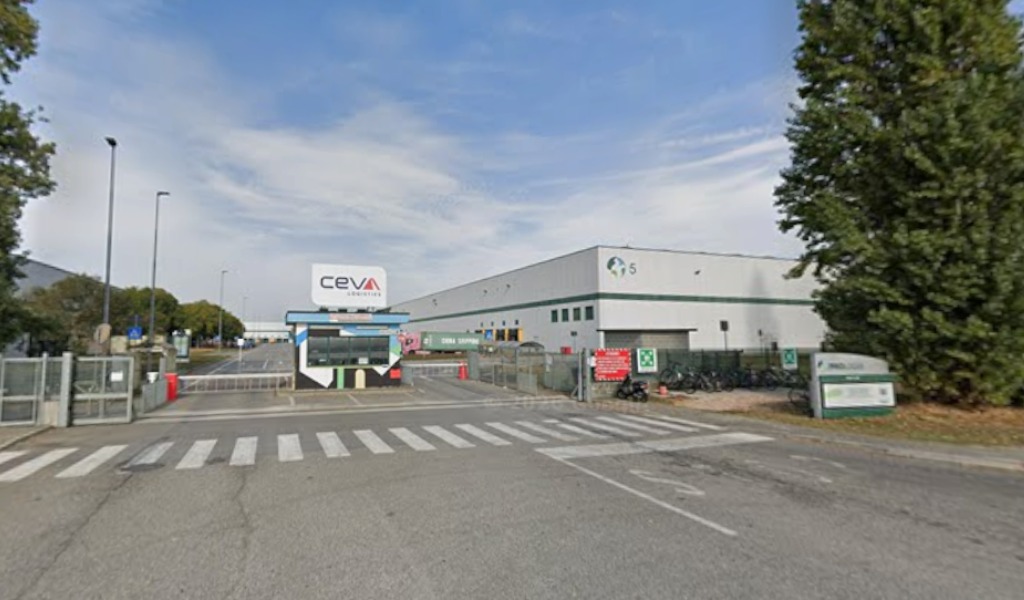 Infortunio sul lavoro a Casalpusterlengo: operaio colpito alla testa da una gabbia metallica